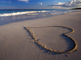 heart in sand